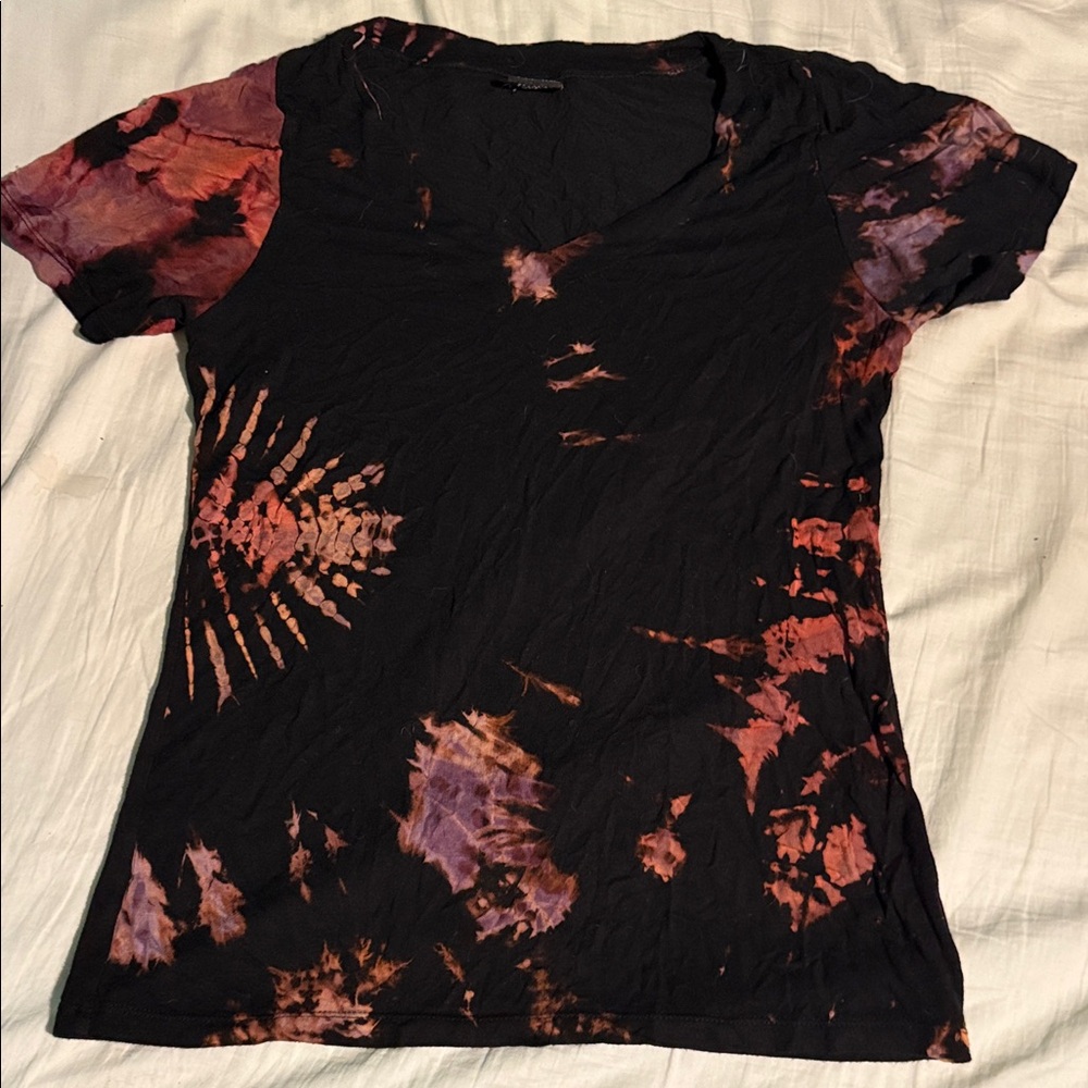 Vibrant Tie-Dye V-Neck Short Sleeve Top